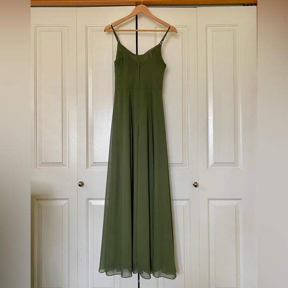 Classic Prom/ Bridesmaid/ Wedding Guest Dress - Picture 2 of 4